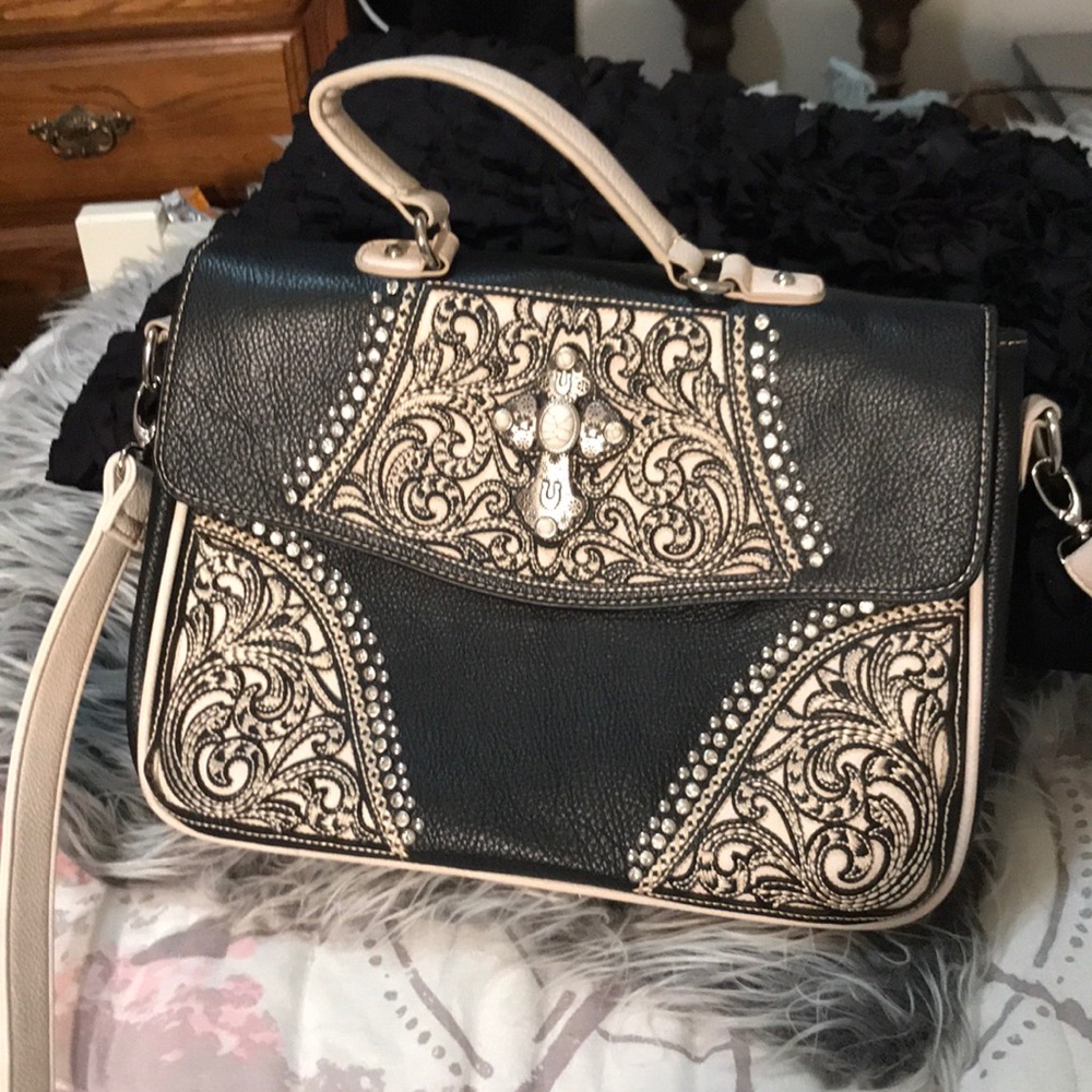 Montana West Blinged conceal & Carry 13”X9.5”X3.5”